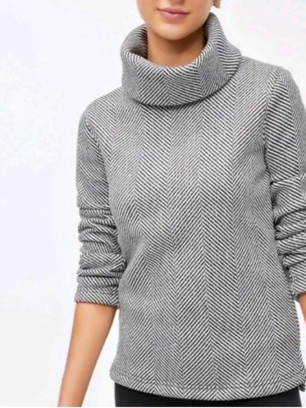 NWOT J.Crew Herringbone Funnel Neck
Pullover Fleece Top Small